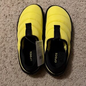 NWT CROCS Classic Puff Moccasins